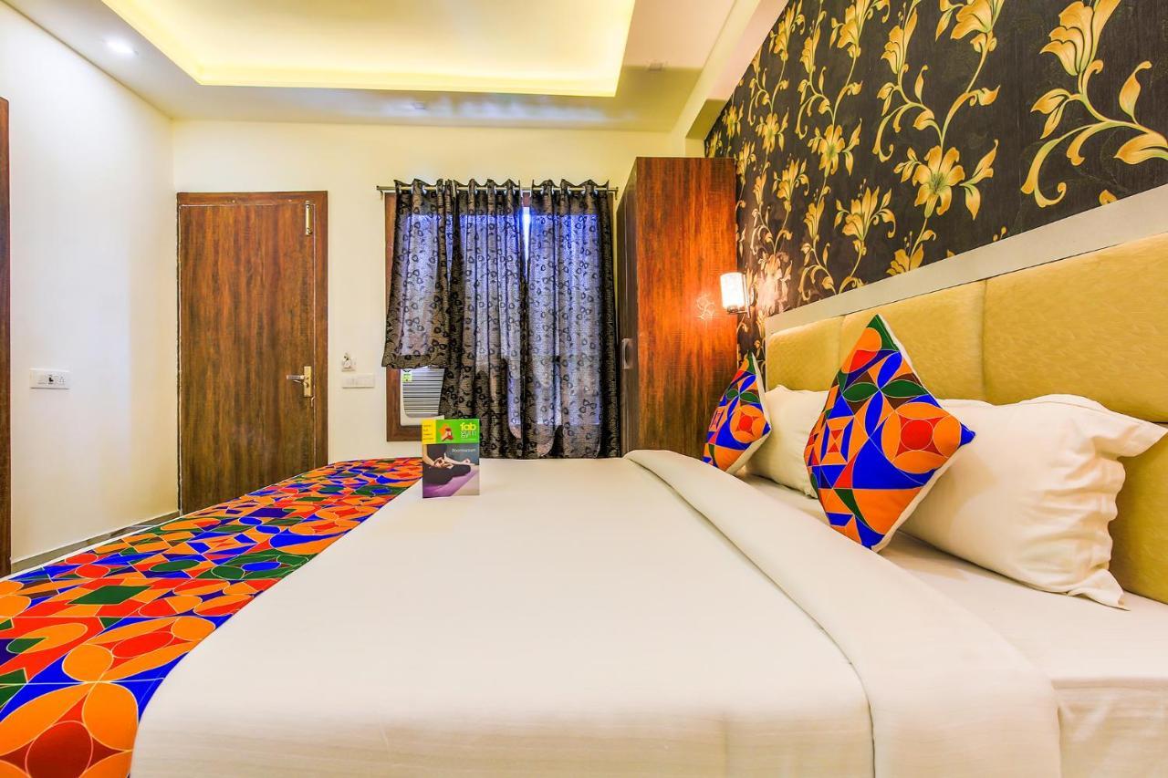 Fabhotel Star Of Taj Restobar Fatehabad Road Agra  Eksteriør billede
