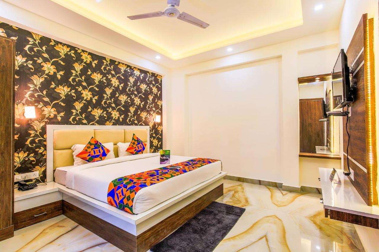 Fabhotel Star Of Taj Restobar Fatehabad Road Agra  Eksteriør billede
