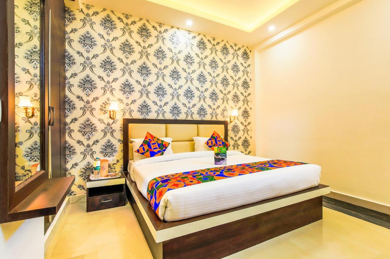 Fabhotel Star Of Taj Restobar Fatehabad Road Agra  Eksteriør billede