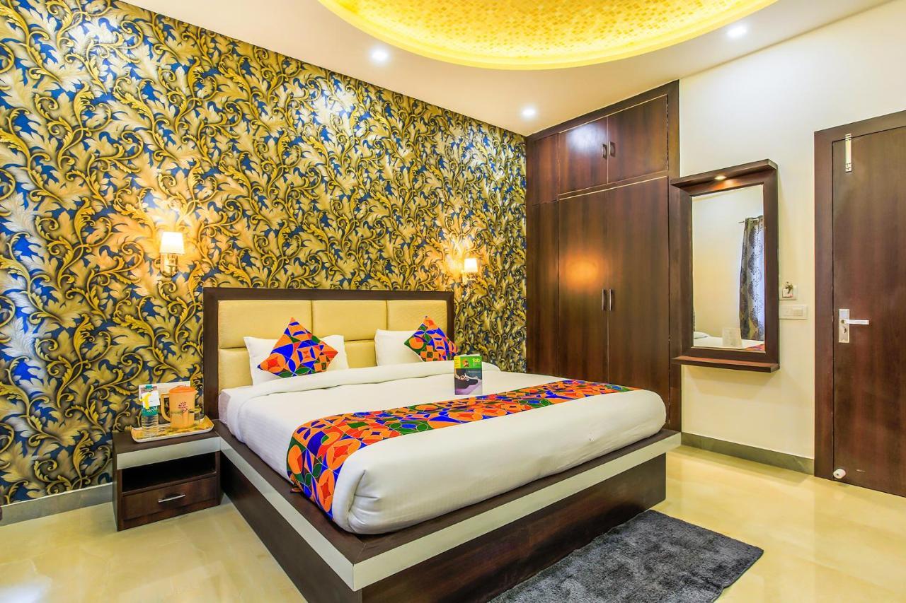 Fabhotel Star Of Taj Restobar Fatehabad Road Agra  Eksteriør billede