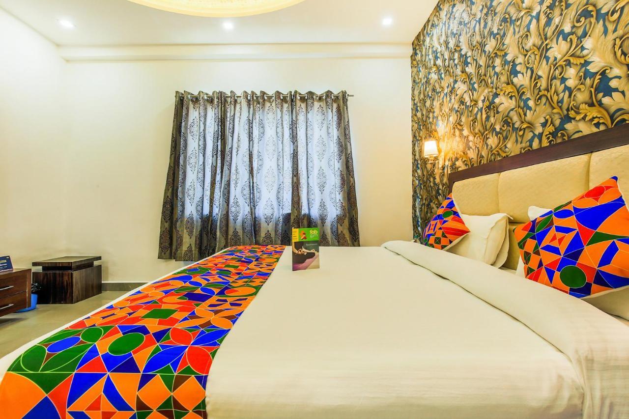 Fabhotel Star Of Taj Restobar Fatehabad Road Agra  Eksteriør billede